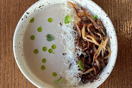 Гречка с вешенками и грибным муссом