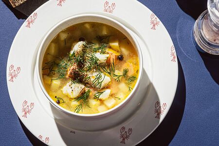 Рыбацкая уха с треской и неркой