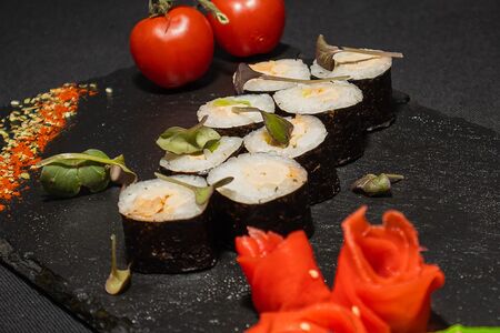 Мак с японским омлетом