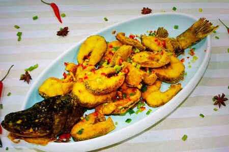 Щука целиком в кляре