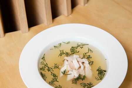 Бульон куриный с вермишелью