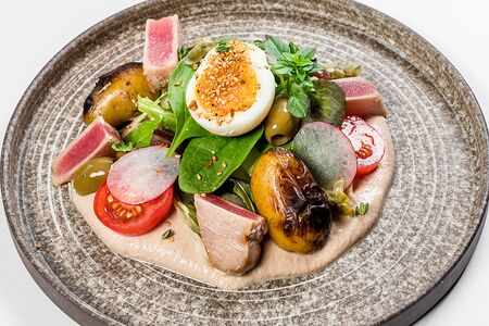 Салат с тунцом