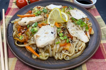 Лапша Удон с курицей