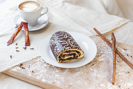 Рулет с маком