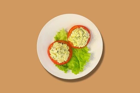 Томаты, фаршированные сырным салатом