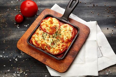 Запеченные баклажаны с моцареллой