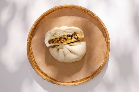 Булочка Бань Бао курицей