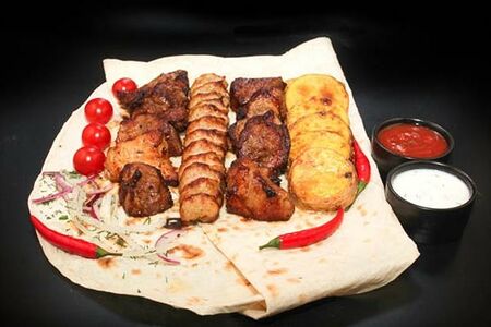 Ассорти со свининой в лаваше на двоих