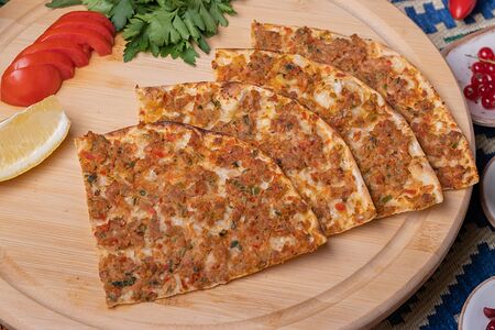 Лахмаджун классический