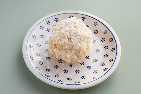 Наполеон с брусничным джемом