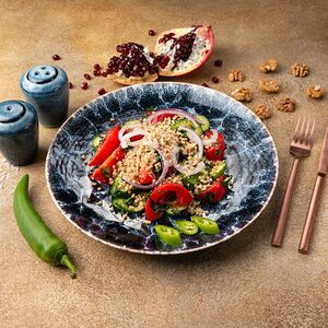 Салат по-грузински с грецкими орехами