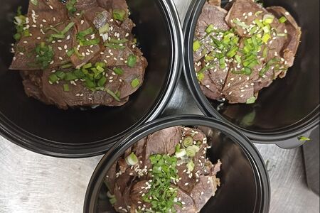 Нарезка тушеной говядины