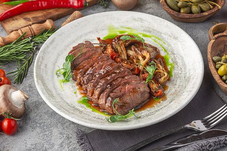 Покромка с соусом из грибов