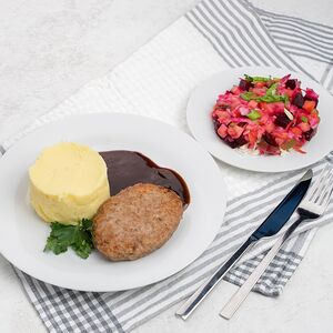 Котлета по-домашнему с картофельным пюре и винегретом