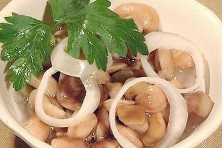 Грибочки домашние с луком