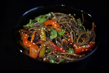 Лапша якисоба с говядиной