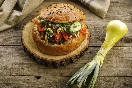 Шаурма в булочке с говядиной