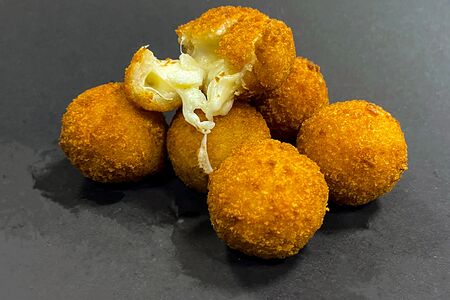 Шарики с сыром моцарелла