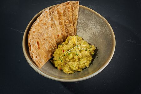 Паста из авокадо