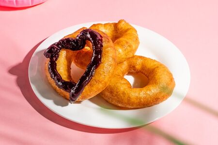 Бокс на 16 пончика с фруктовым конфитюром