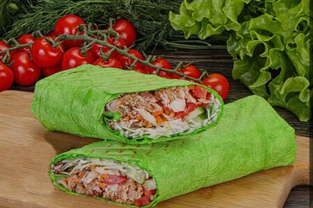 Шаурма в чесночном лаваше