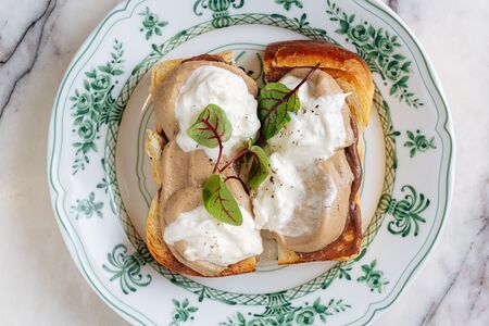 Домашняя бриошь с куриным паштетом