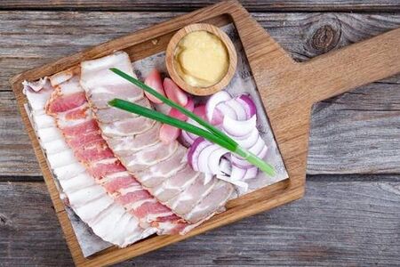 Ассорти из домашнего сала