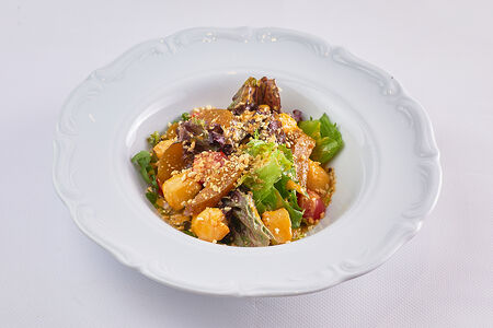 Салат с грушей и гребешками