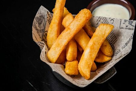 Картофель фри с соусом Дзадзыки