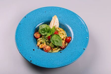 Спагетти с креветками