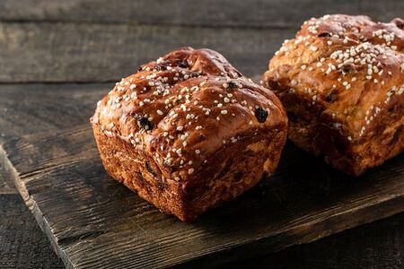 Бриошь с изюмом