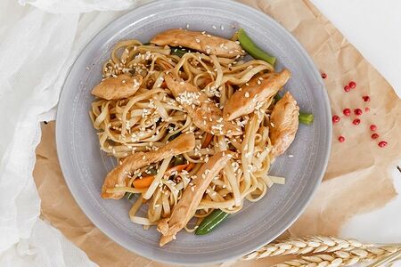 Удон с курицей 