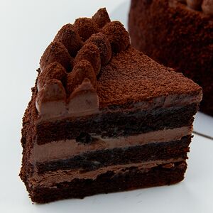 Пирожное шоколадно-карамельное