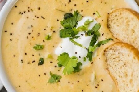 Суп сырный с гренками