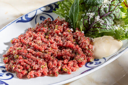 Говядина, трюфельный айоли, картофель фри