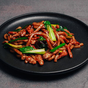 Удон с курицей в перечном соусе