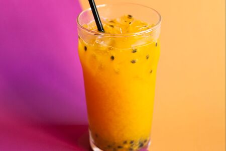 Лимонад манго-маракуйя