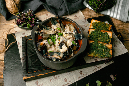 Мидии в сливочно-сырном соусе