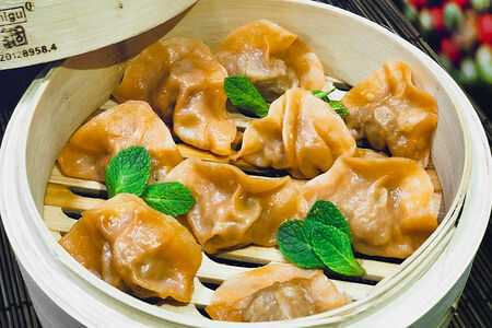 Димсам со свининой и пекинской капустой