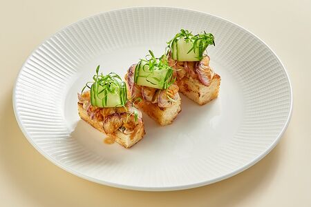 Тапас с копченым угрем