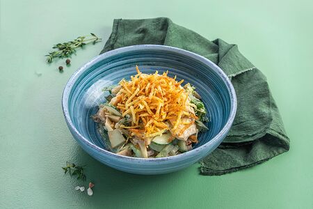 Салат с копченым цыпленком и картофелем Пай