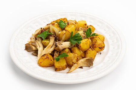 Жареный картофель с грибами