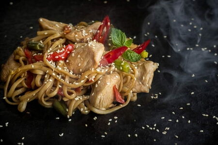 Вок с курицей