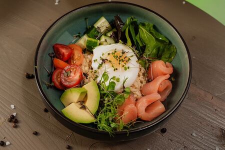 Боул с лососем