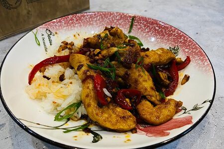 Курица с арахисом