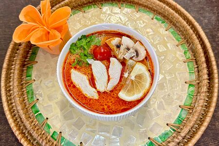 Том ям с курицей