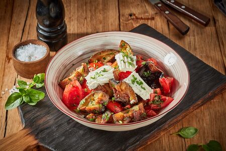 Салат с жареными баклажанами