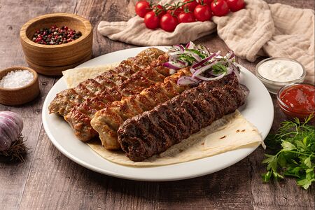 Ассорти из люля-кебаб