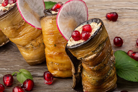 Рулетики из баклажанов с тёртыми орехами и зелёной аджикой