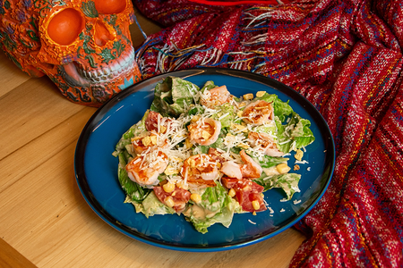 Цезарь по-мексикански с креветкой